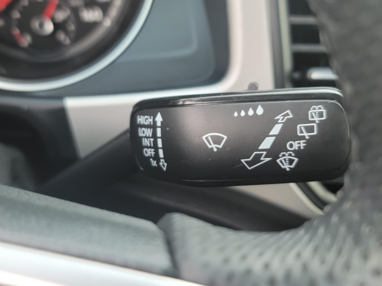 2021 Volkswagen Atlas 3.6L V6 SE w/Technology R-Line