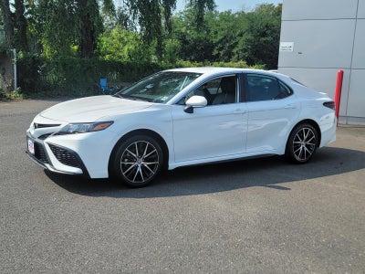 2024 Toyota Camry SE Auto (Natl)