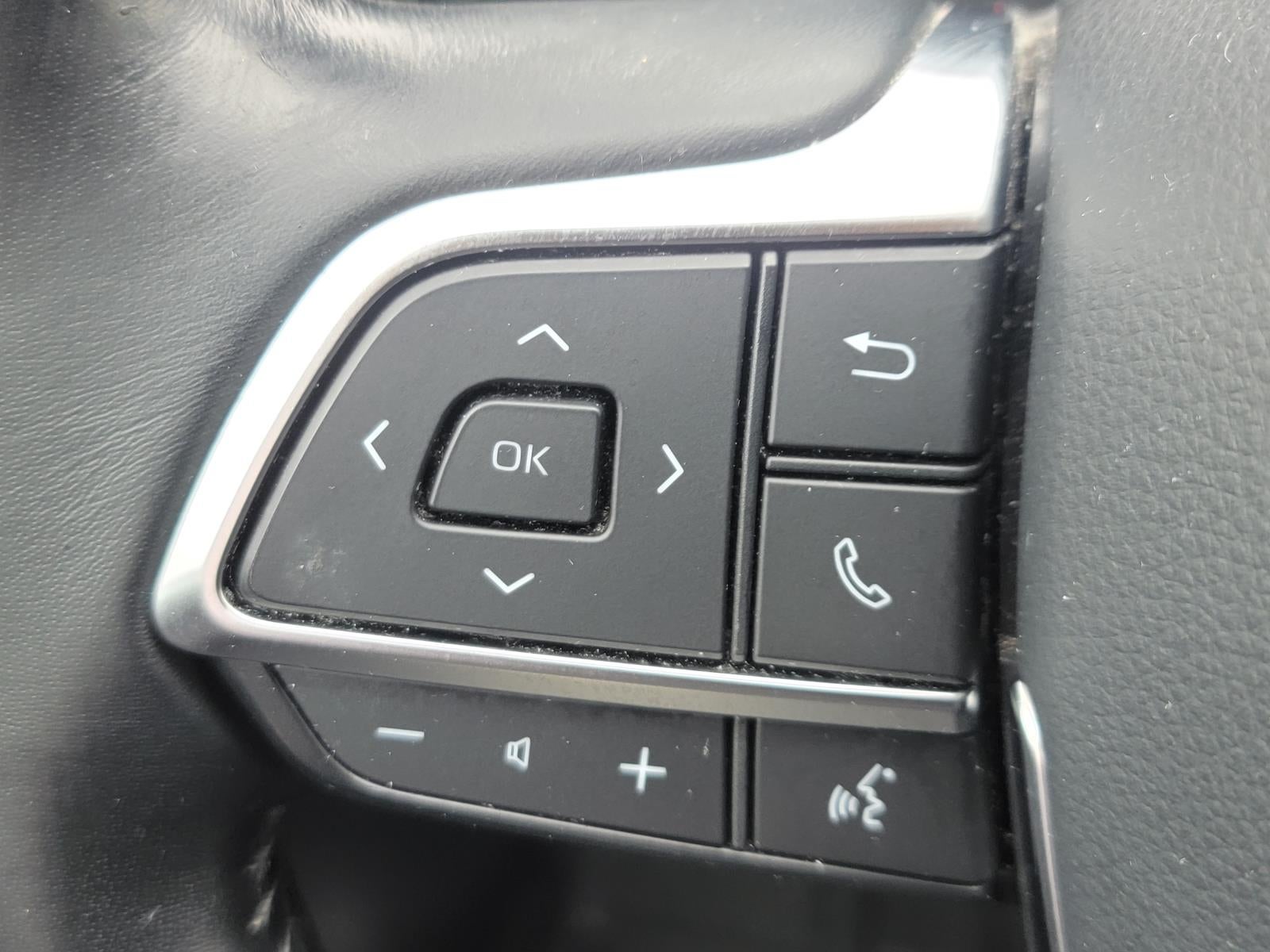 2020 Toyota Highlander LE