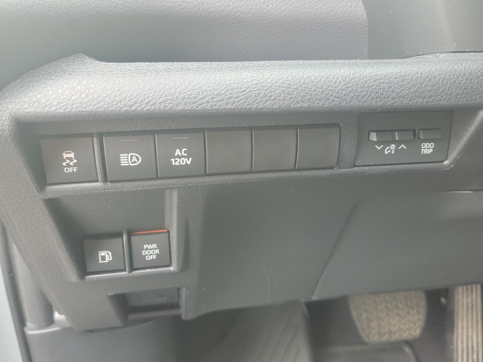 2023 Toyota Sienna Woodland Edition