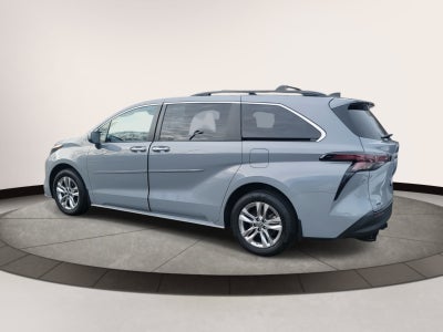 2023 Toyota Sienna Woodland Edition
