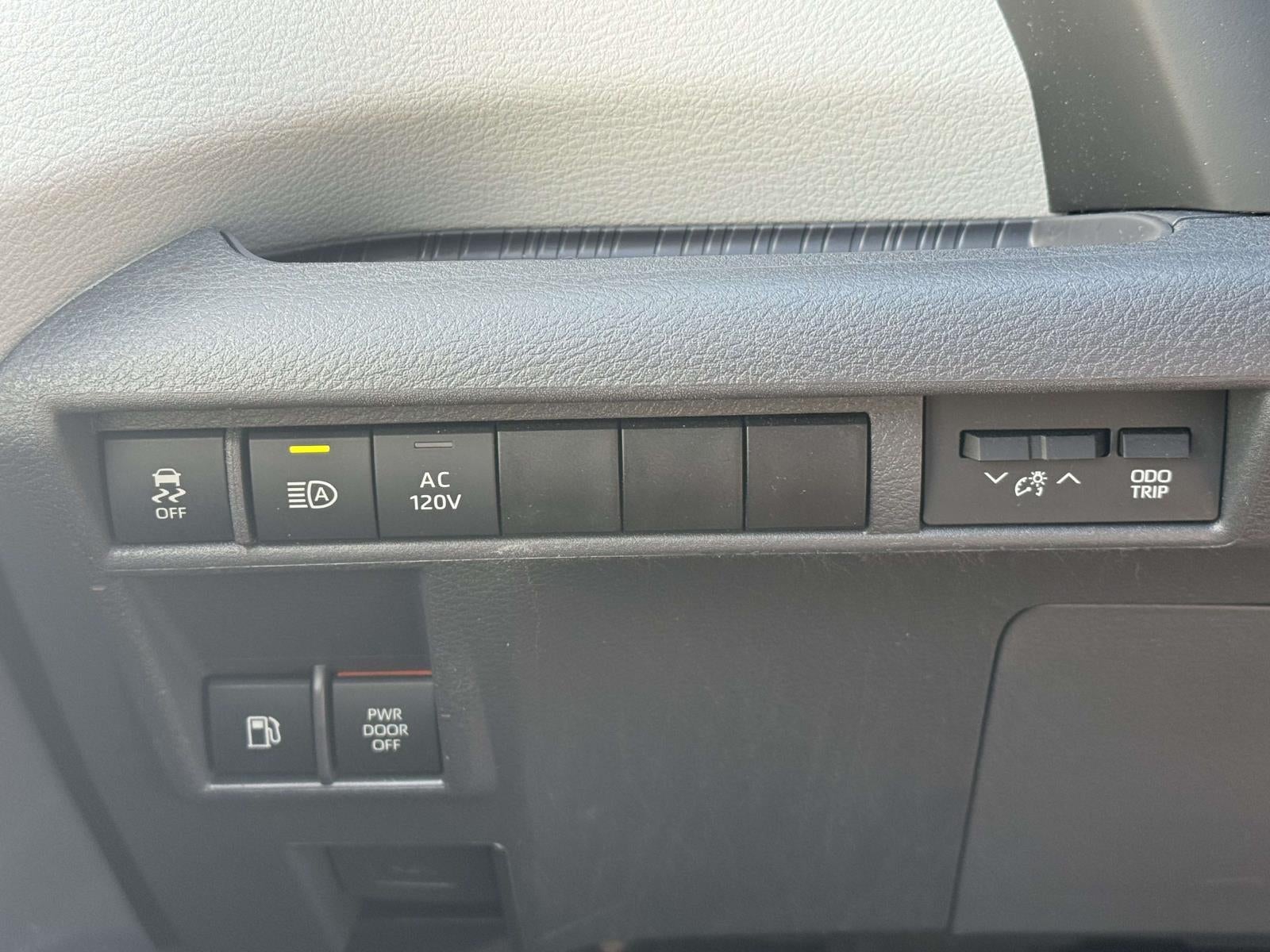2024 Toyota Sienna XLE FWD 8-Passenger (Natl)