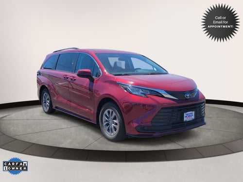 2023 Toyota Sienna LE