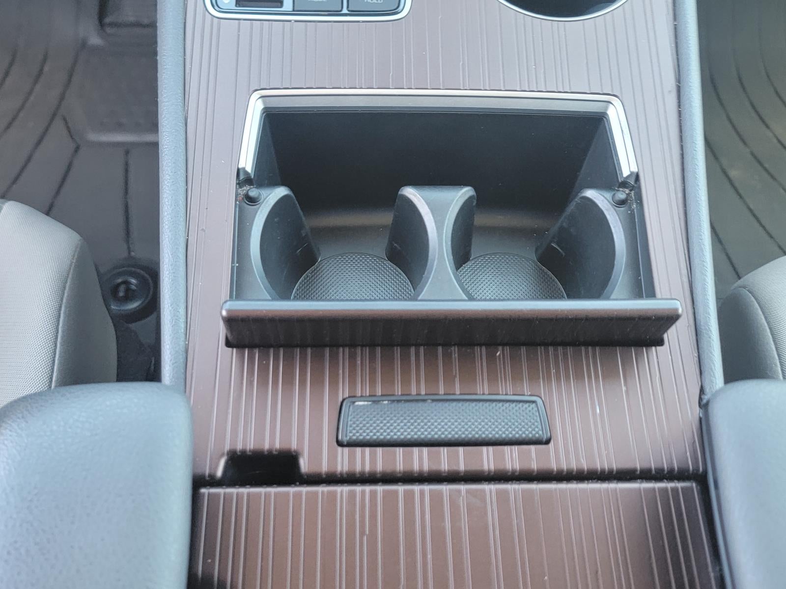 2023 Toyota Sienna LE