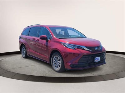 2023 Toyota Sienna LE