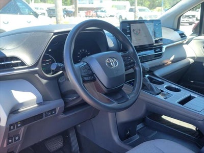 2023 Toyota Sienna LE