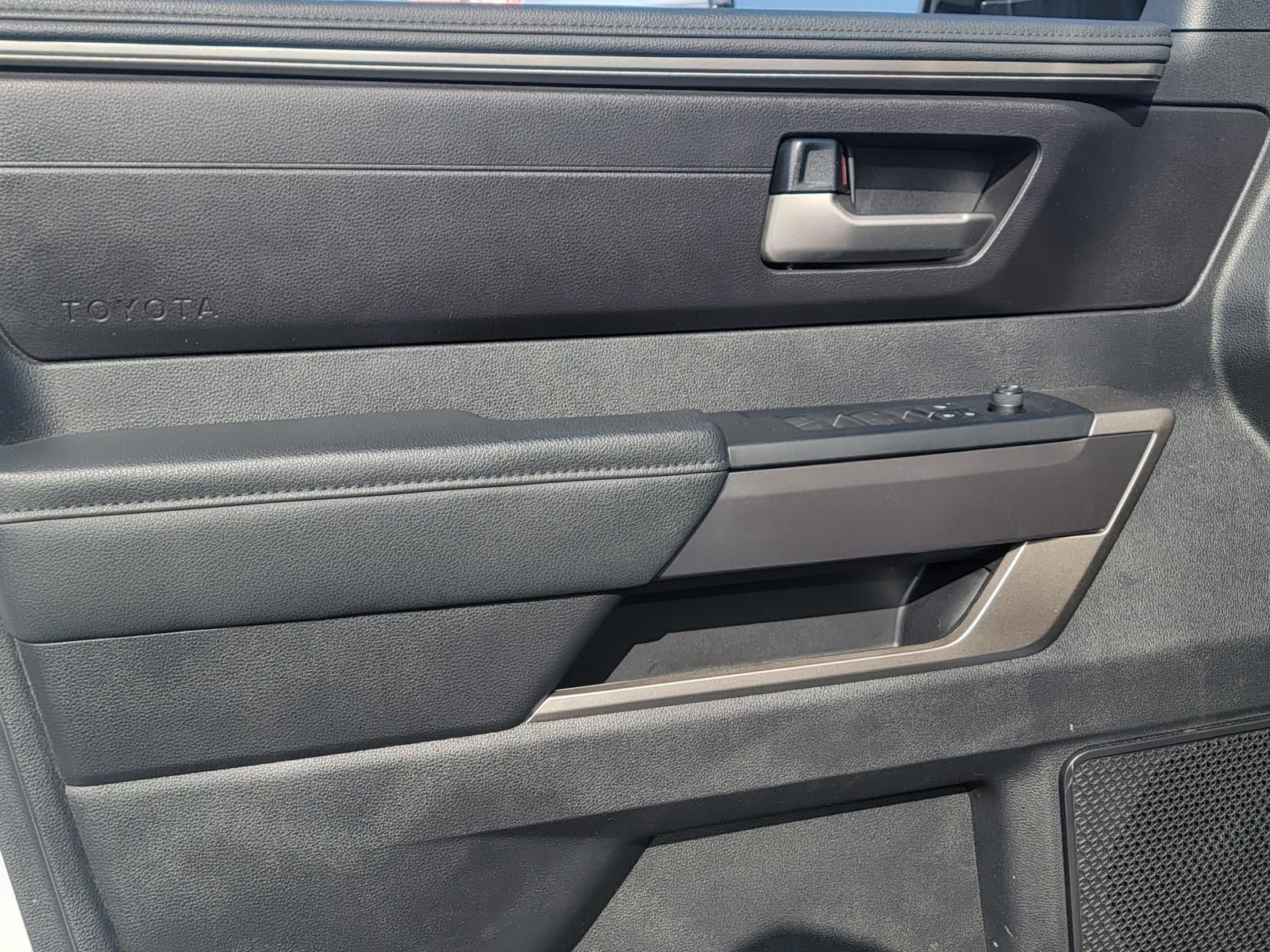 2022 Toyota Tundra 4WD SR5