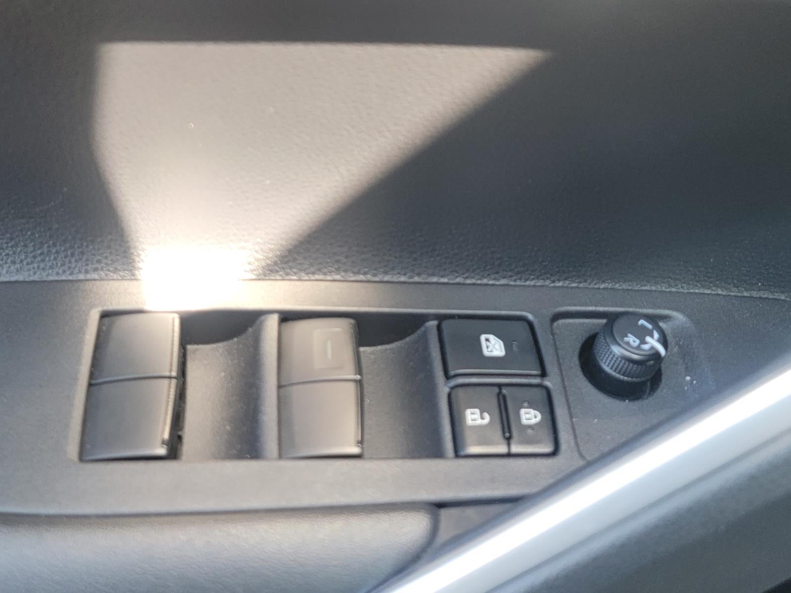 2024 Toyota Corolla Cross LE 4WD (Natl)
