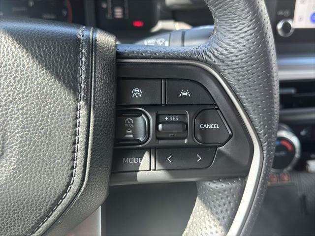 2025 Toyota Tacoma 4WD SR Double Cab 5' Bed AT (Natl)