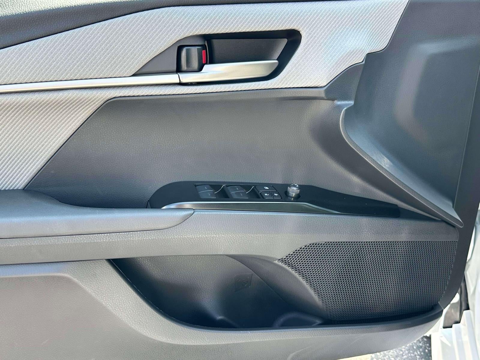 2025 Toyota Camry SE AWD