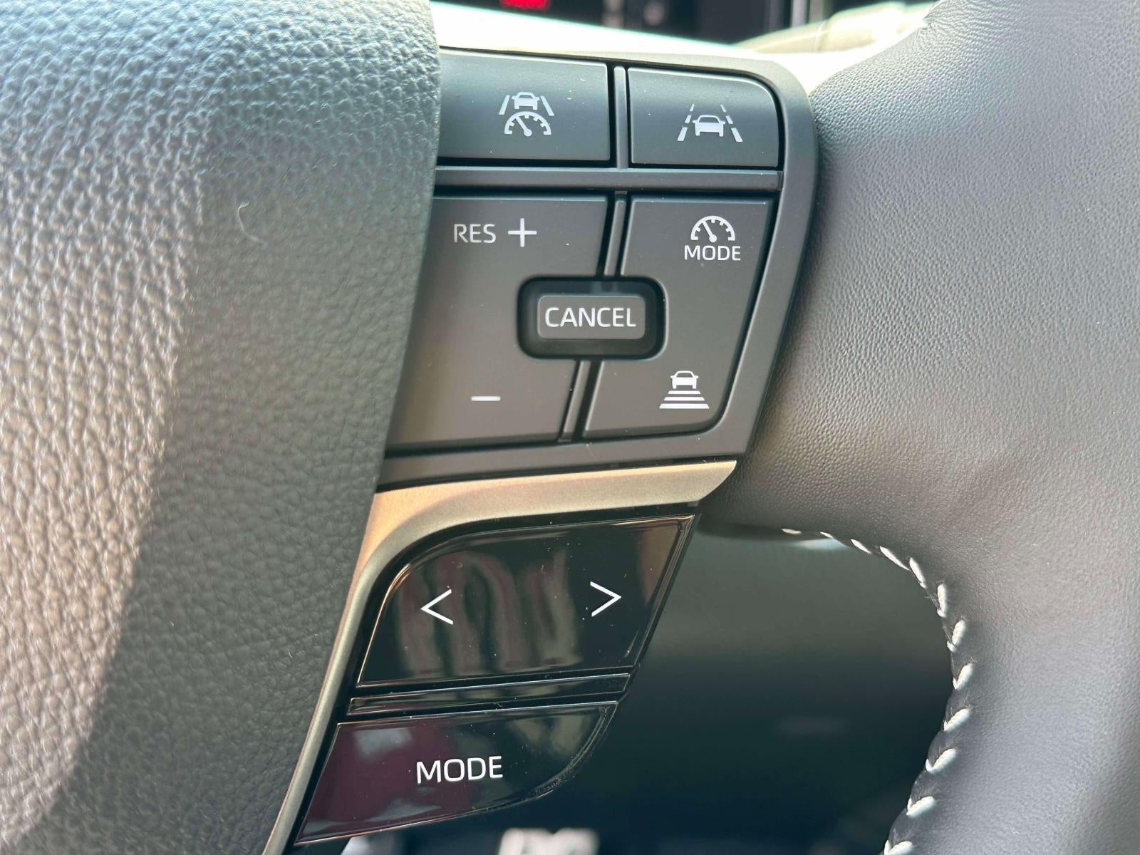 2025 Toyota Camry SE AWD