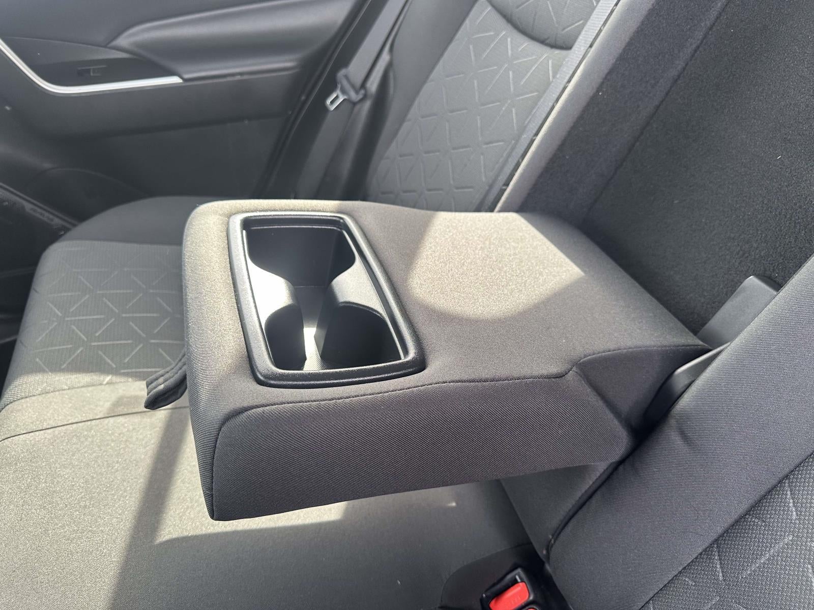 2022 Toyota RAV4 Hybrid XLE AWD (Natl)