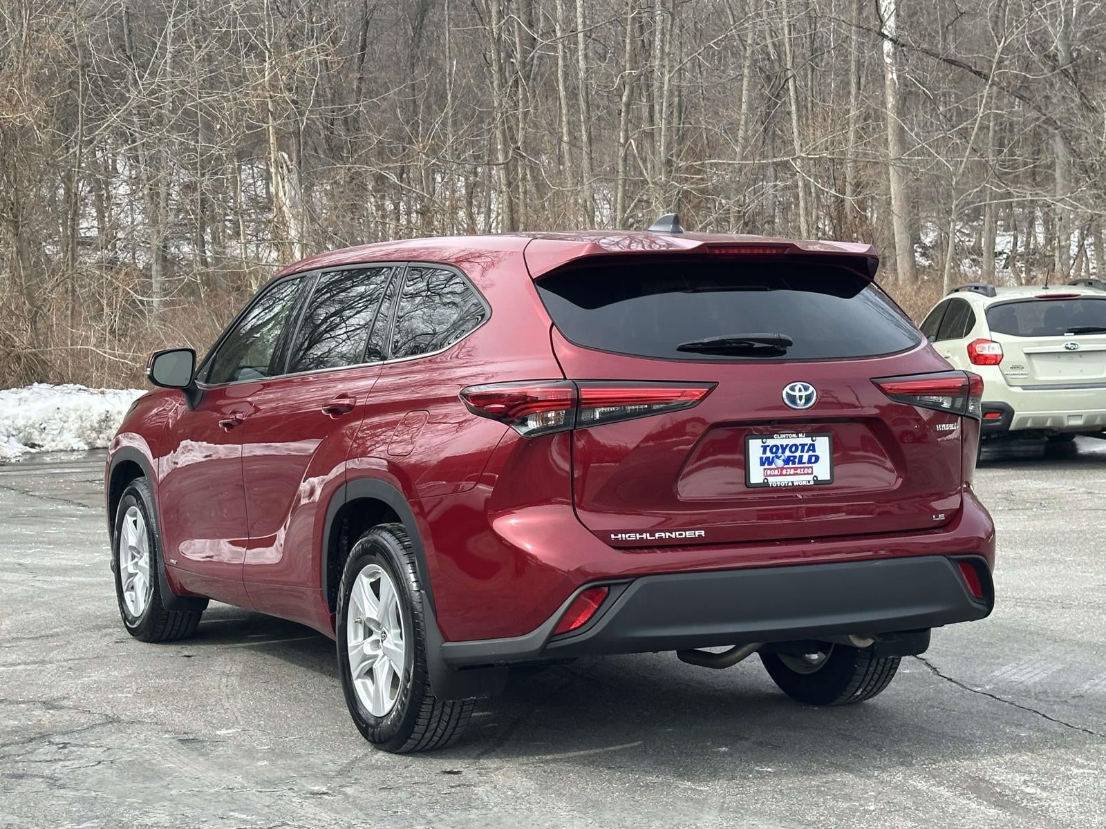 2022 Toyota Highlander Hybrid LE AWD (Natl)