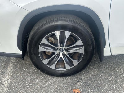 2022 Toyota Highlander XLE AWD (Natl)