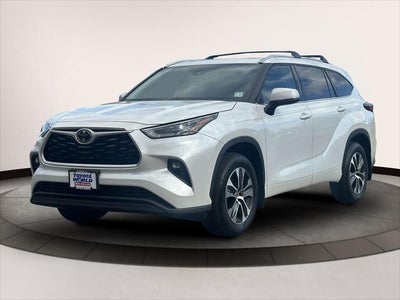 2022 Toyota Highlander XLE AWD (Natl)