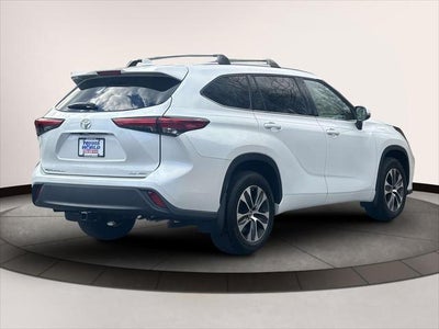 2022 Toyota Highlander XLE AWD (Natl)