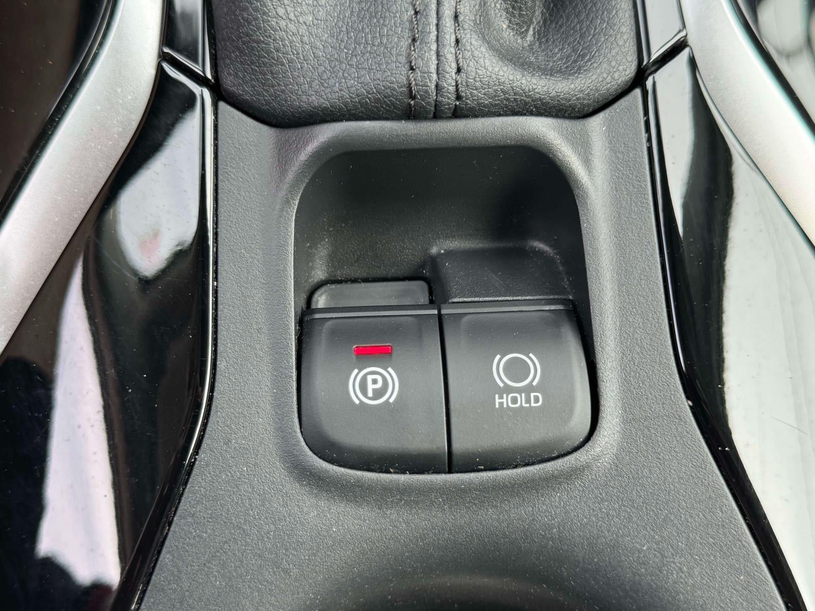 2023 Toyota Corolla Cross XLE 4WD (Natl)