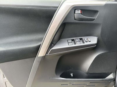 2018 Toyota RAV4 LE AWD (Natl)