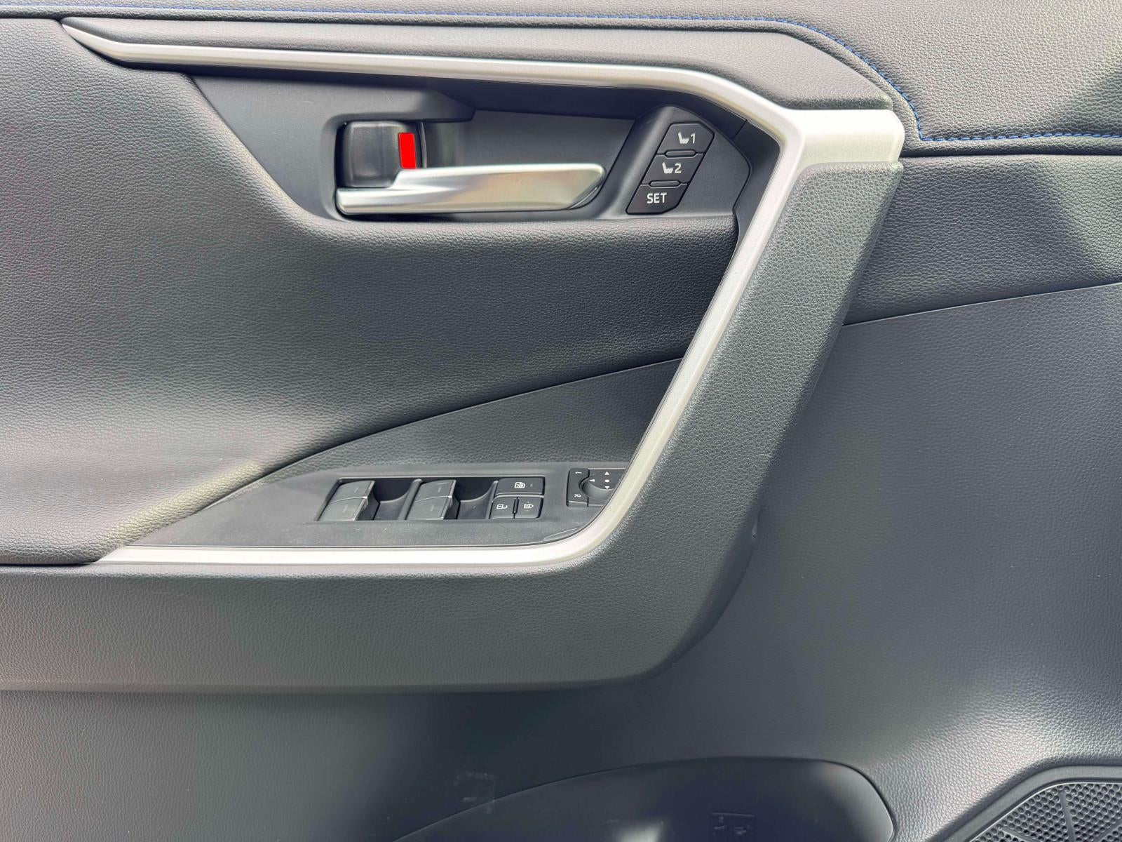 2025 Toyota RAV4 Hybrid XSE AWD (Natl)