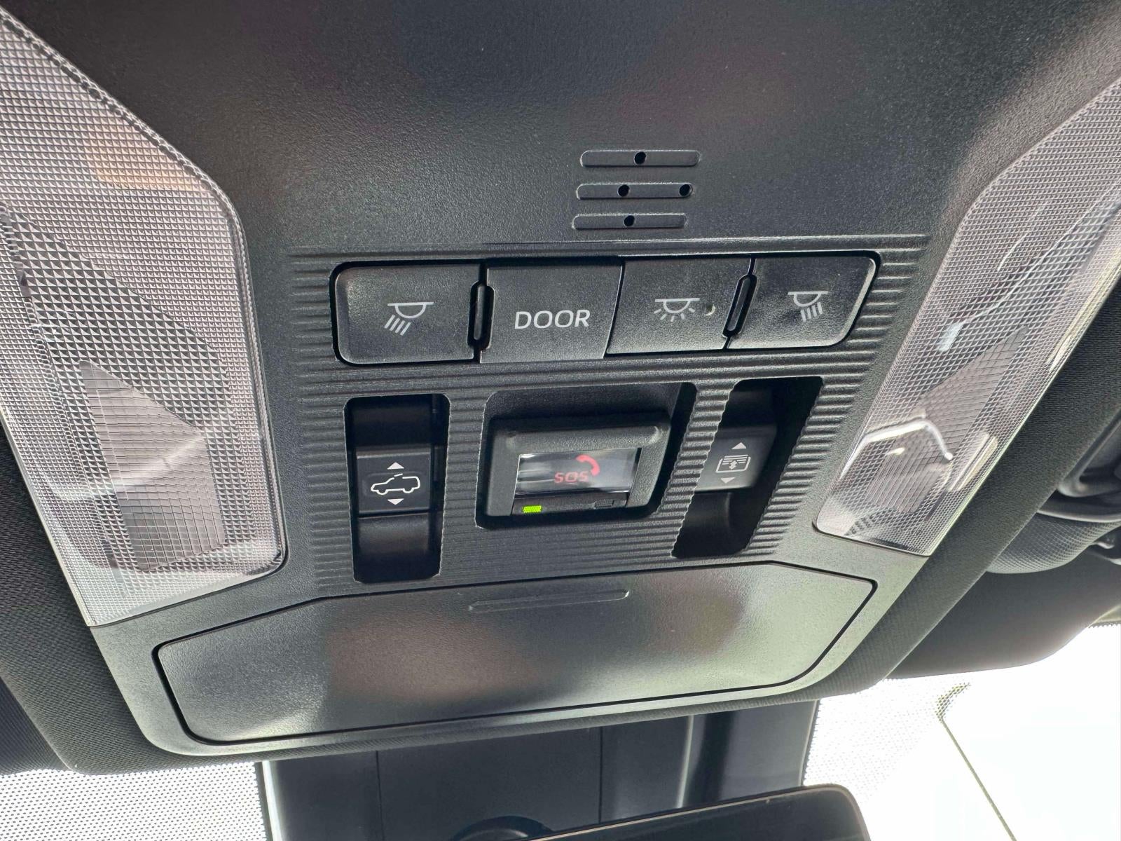 2025 Toyota RAV4 Hybrid XSE AWD (Natl)
