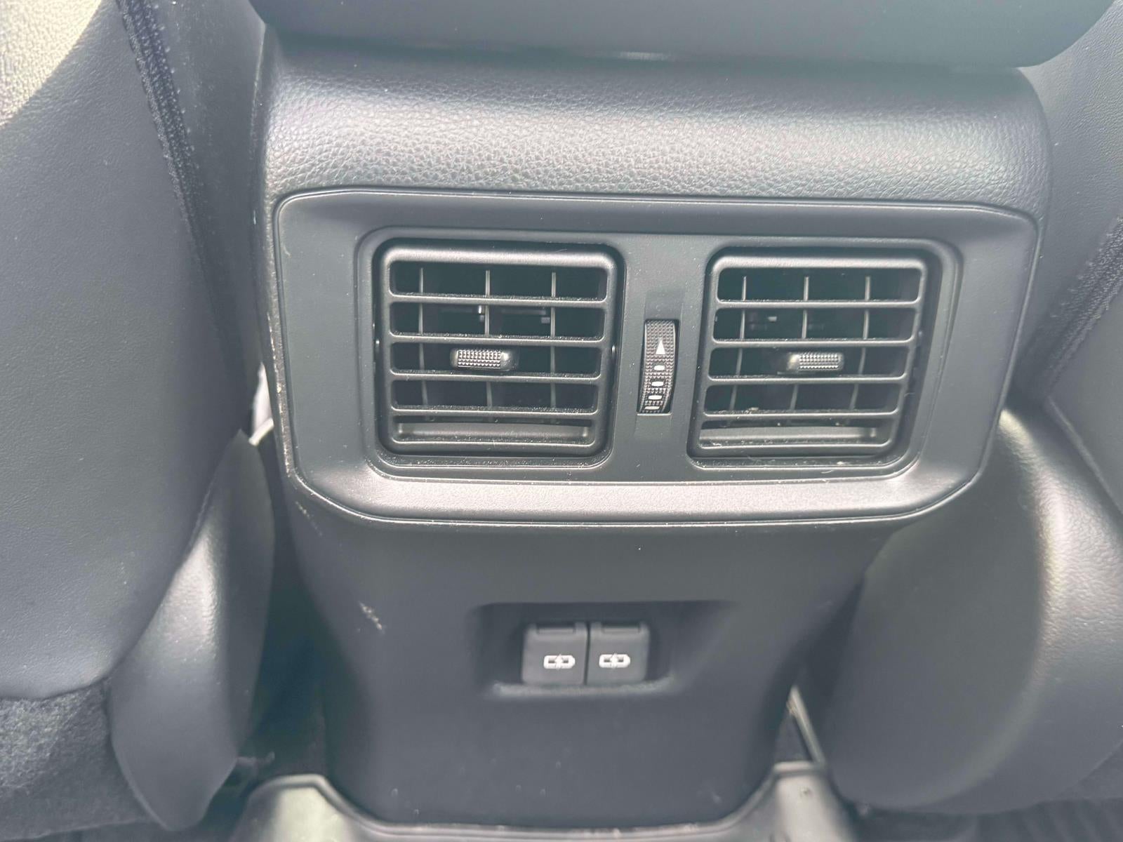 2025 Toyota RAV4 Hybrid XSE AWD (Natl)