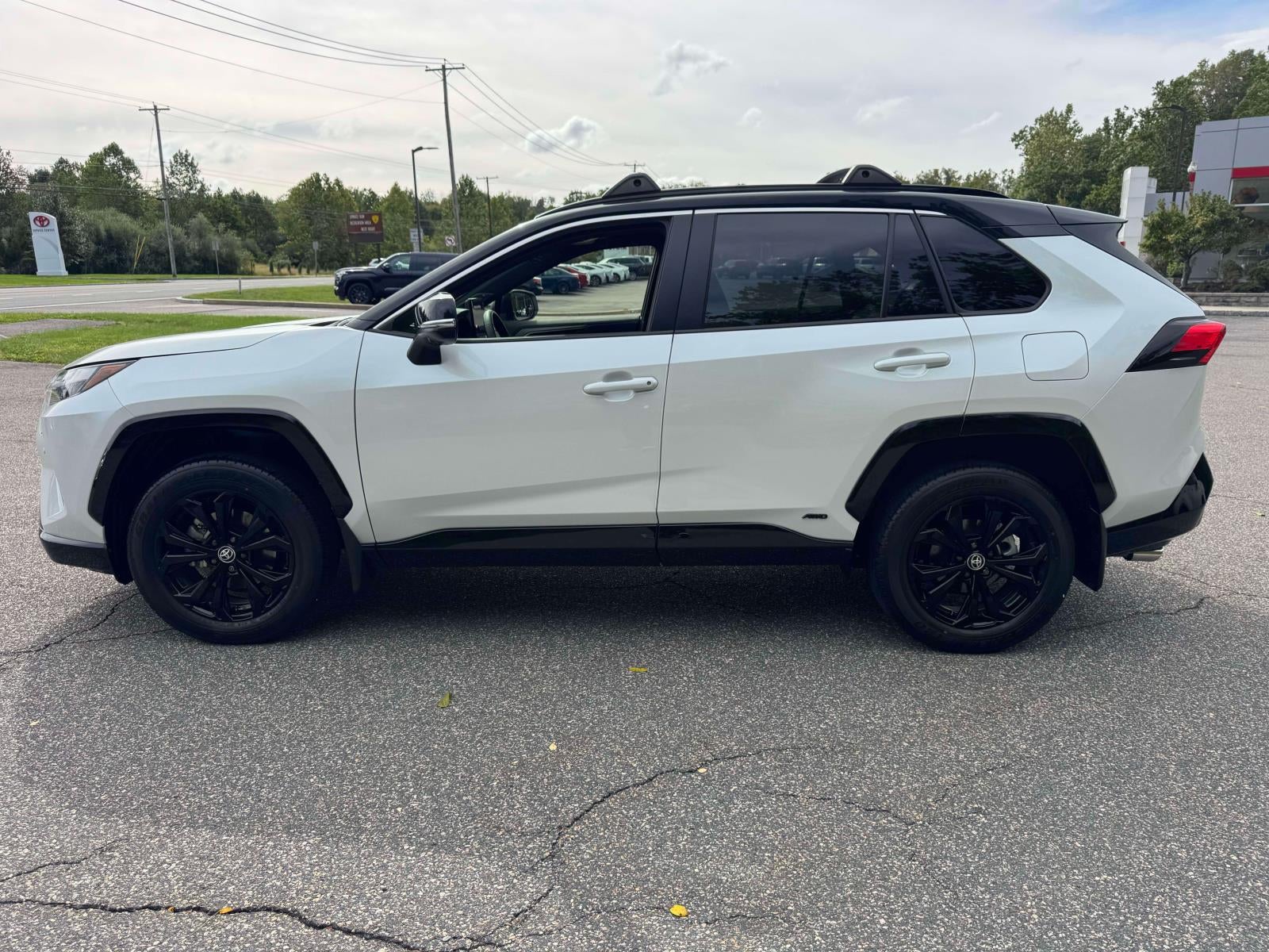2025 Toyota RAV4 Hybrid XSE AWD (Natl)