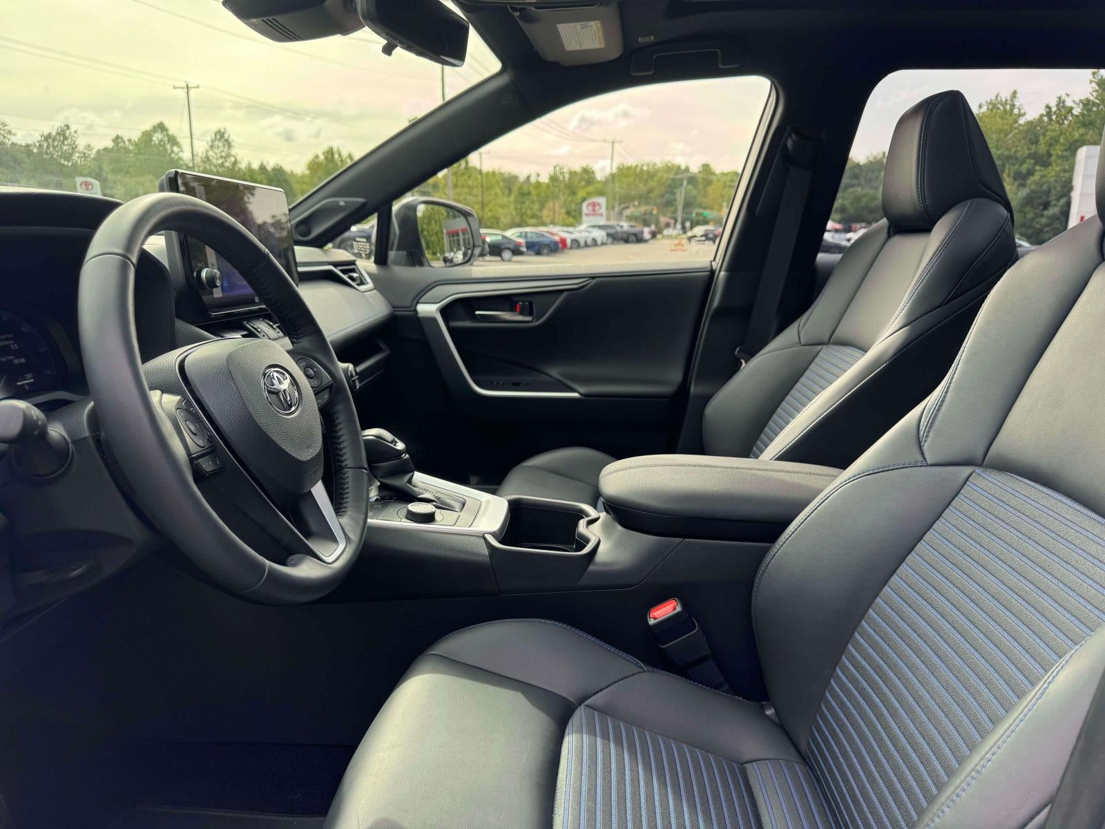 2025 Toyota RAV4 Hybrid XSE AWD (Natl)