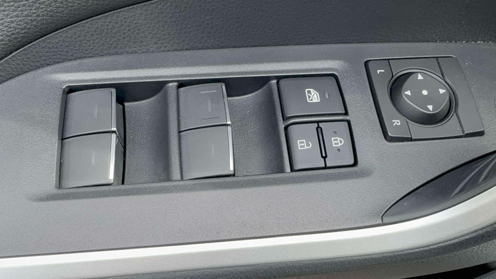 2025 Toyota RAV4 Hybrid XSE AWD (Natl)