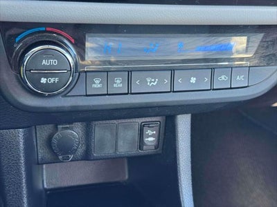 2015 Toyota Corolla 4dr Sdn CVT LE (Natl)