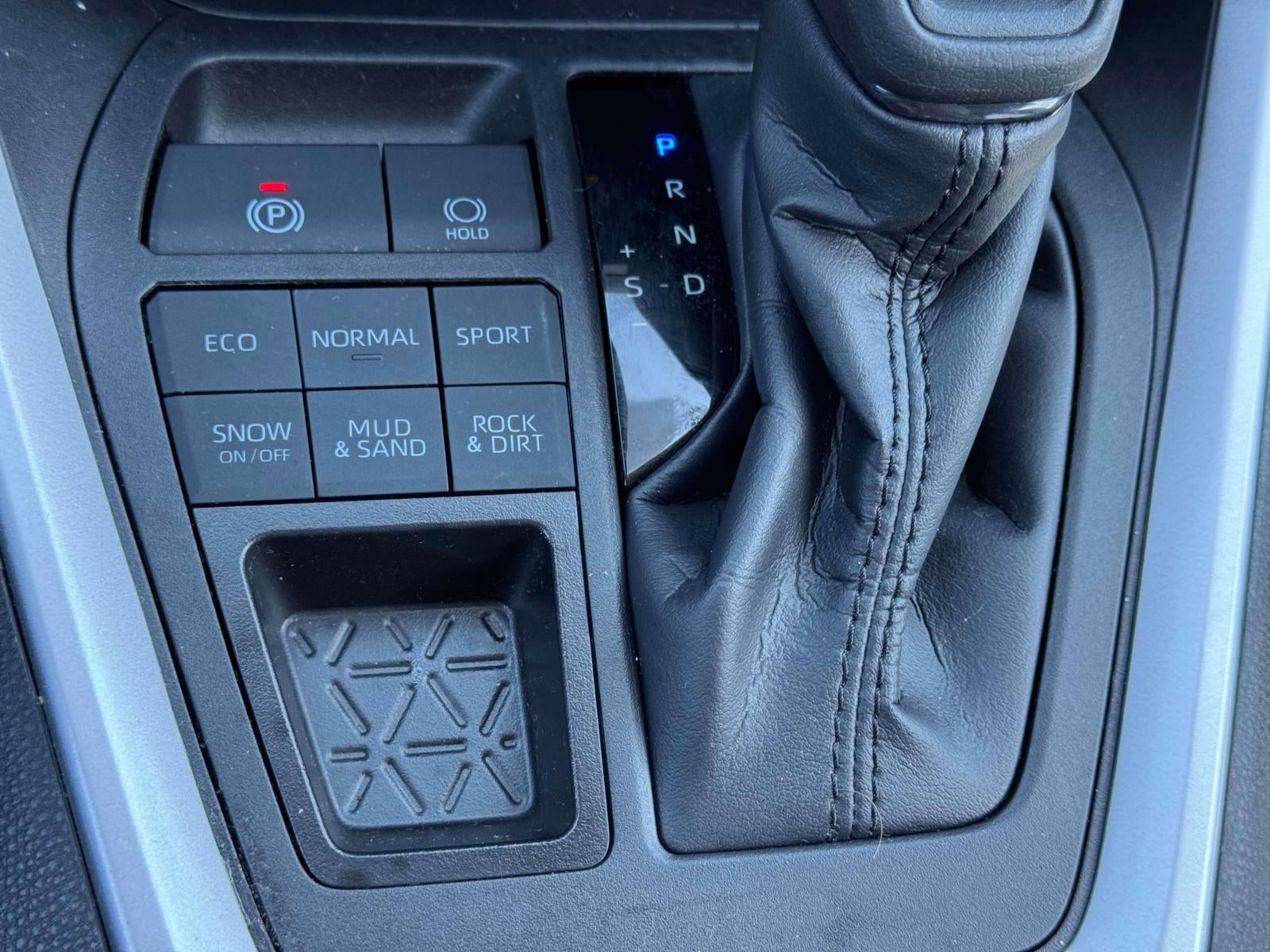 2025 Toyota RAV4 LE AWD (Natl)