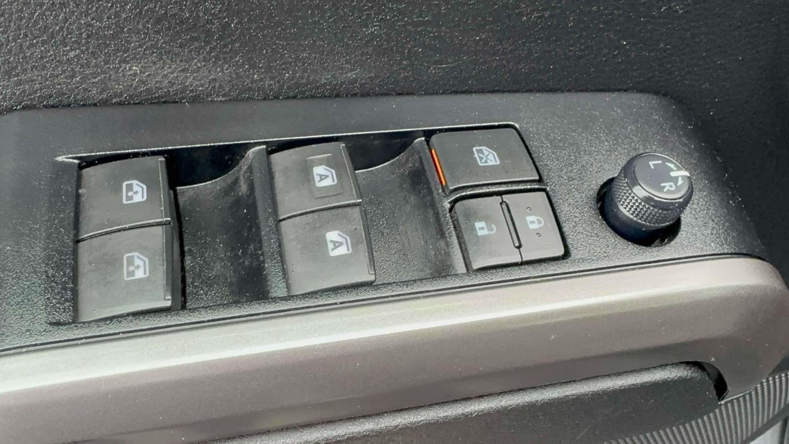 2023 Toyota Tacoma 4WD SR5 Double Cab 6' Bed V6 AT (Natl)