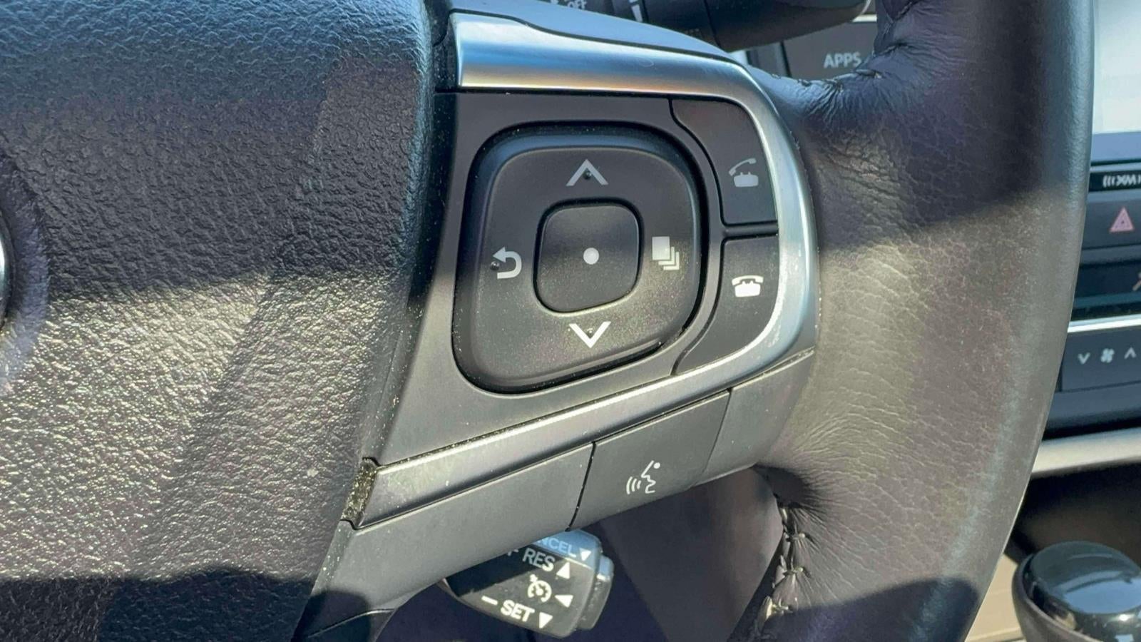 2017 Toyota Camry XLE V6 Auto (Natl)