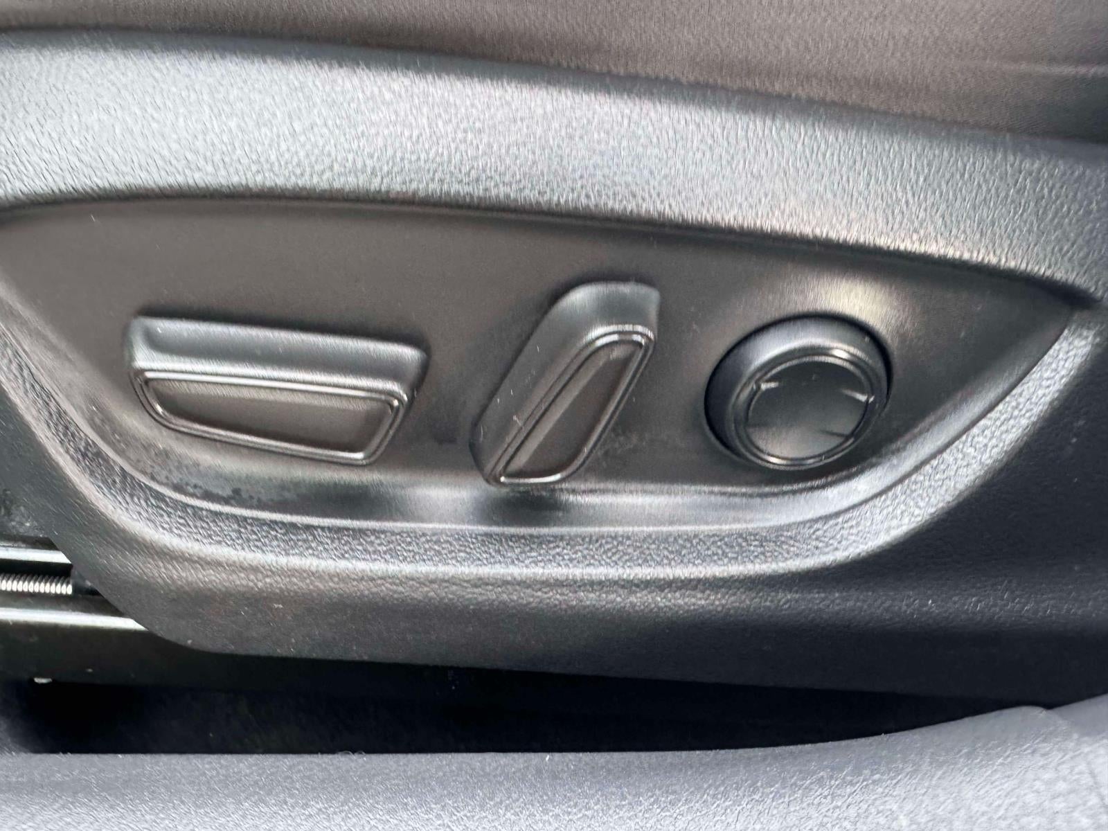 2022 Toyota Camry LE Auto (Natl)