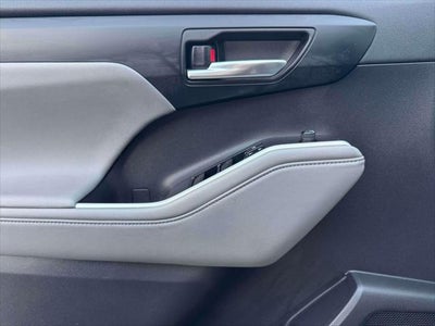 2022 Toyota Highlander XLE AWD (Natl)