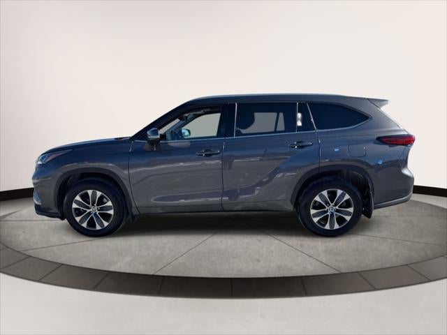 2022 Toyota Highlander XLE AWD (Natl)