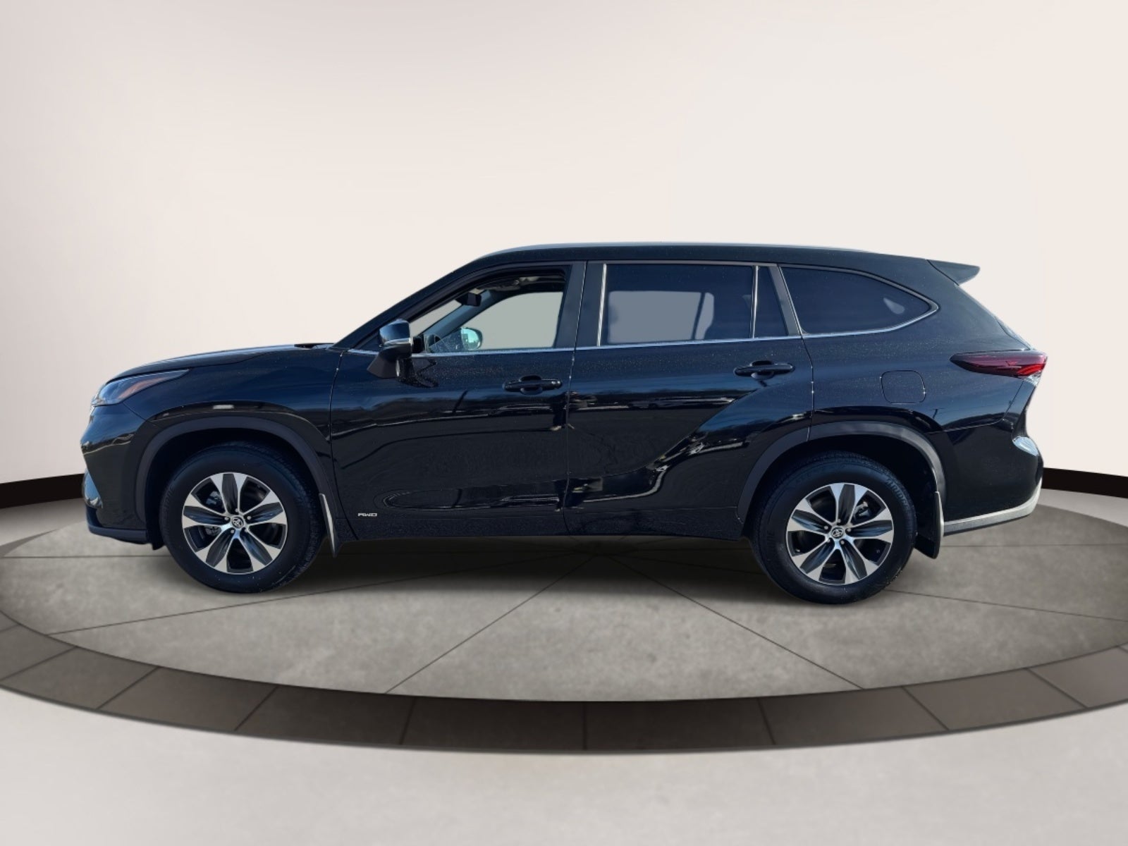 2025 Toyota Highlander Hybrid XLE AWD (Natl)