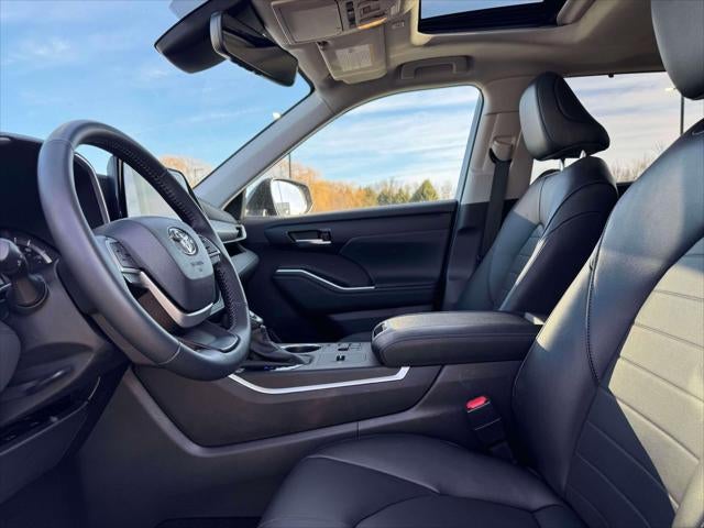 2025 Toyota Highlander Hybrid XLE AWD (Natl)