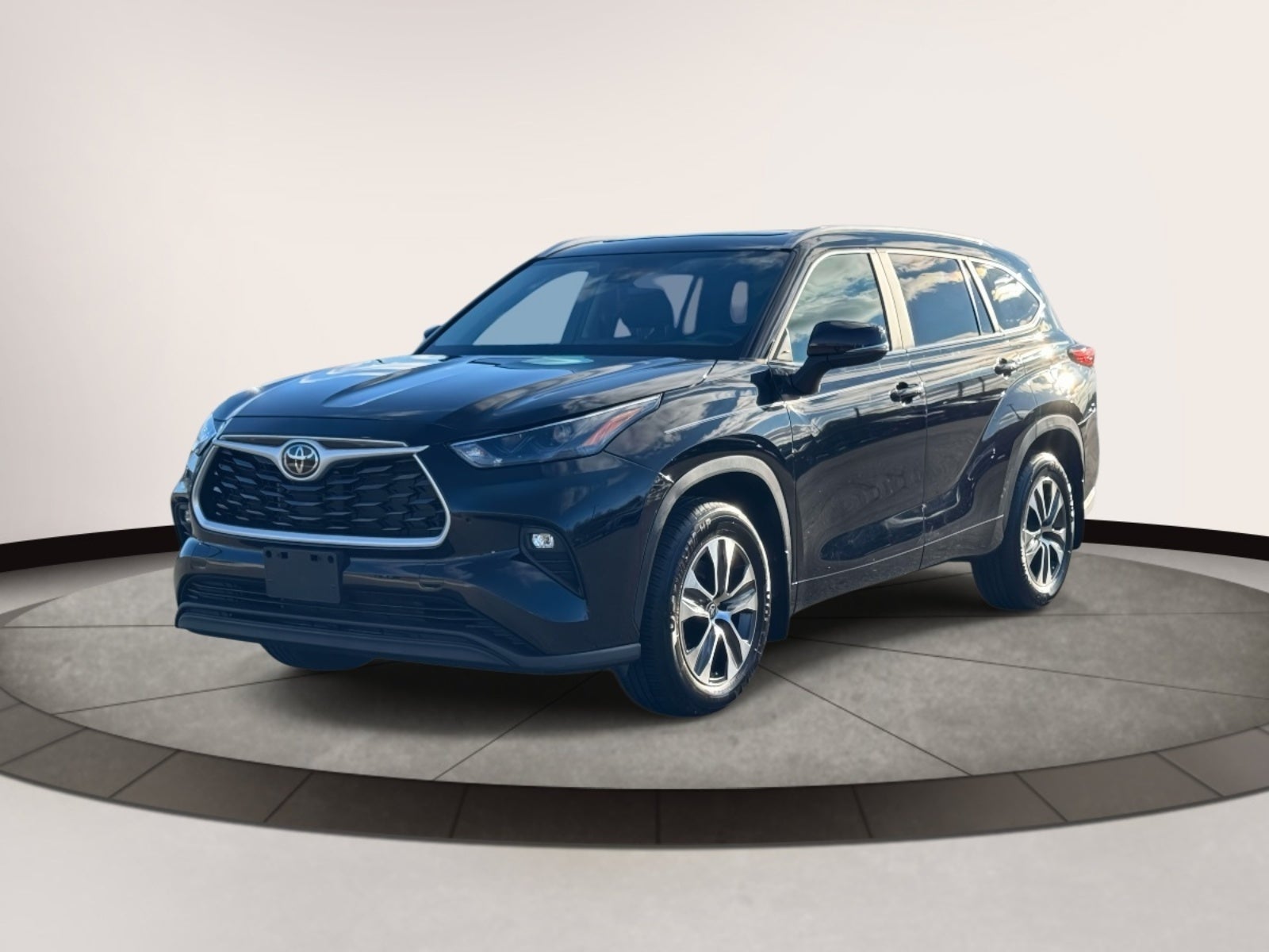 2023 Toyota Highlander XLE AWD (Natl)