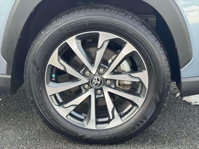 2024 Toyota Corolla Cross XLE 4WD (Natl)