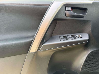 2018 Toyota RAV4 LE AWD (Natl)