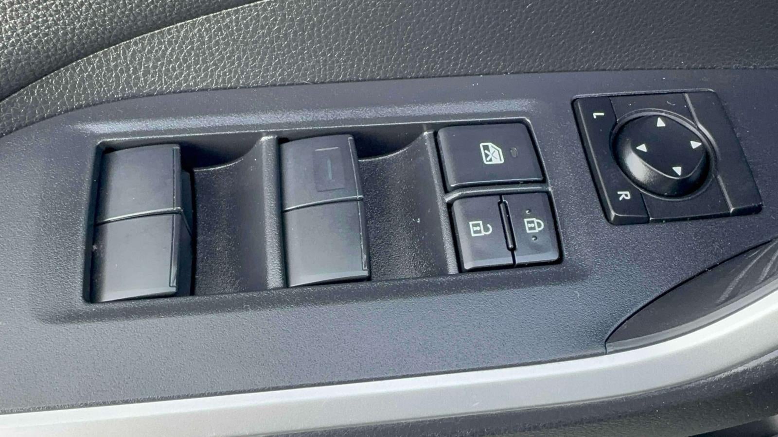 2019 Toyota RAV4 XLE AWD (Natl)