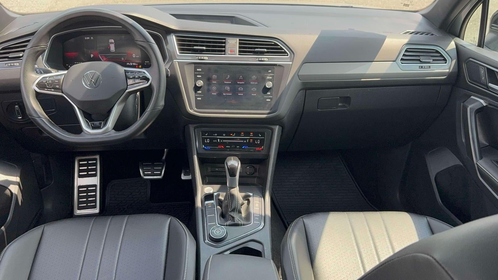 2023 Volkswagen Tiguan 2.0T SE R-Line Black