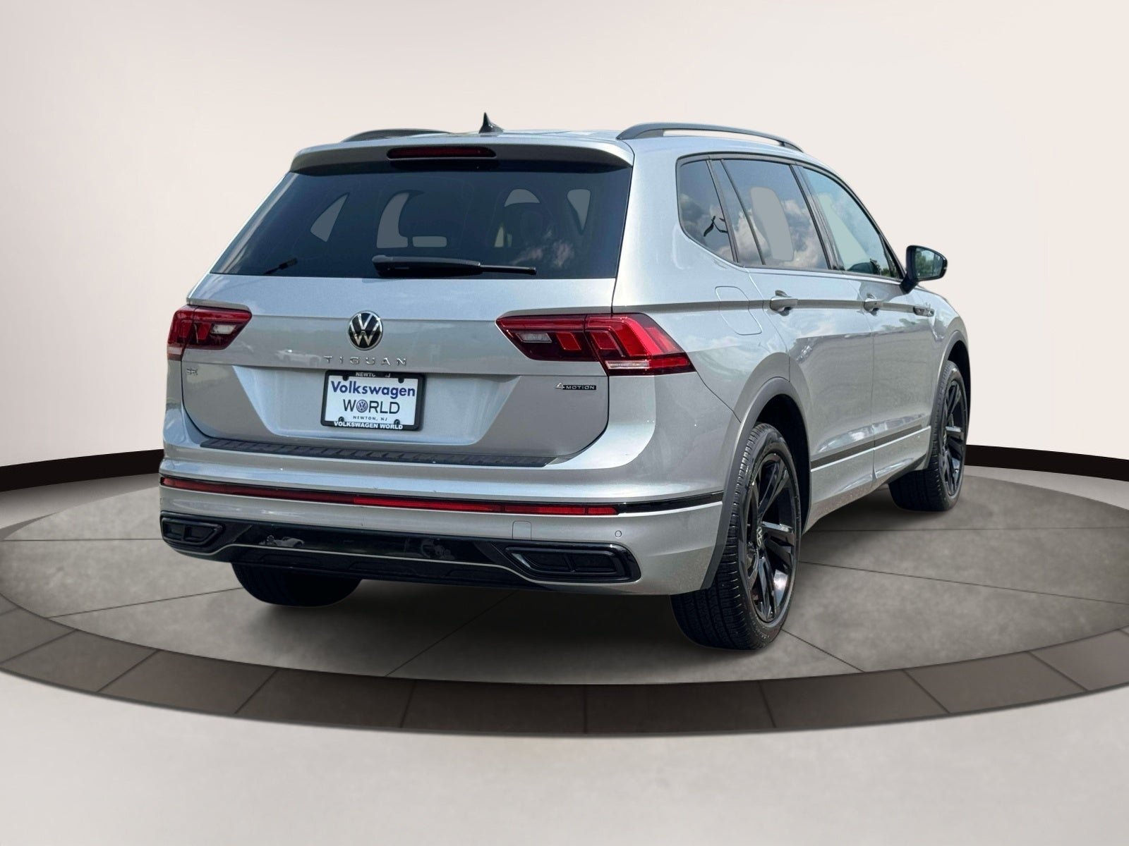 2023 Volkswagen Tiguan 2.0T SE R-Line Black