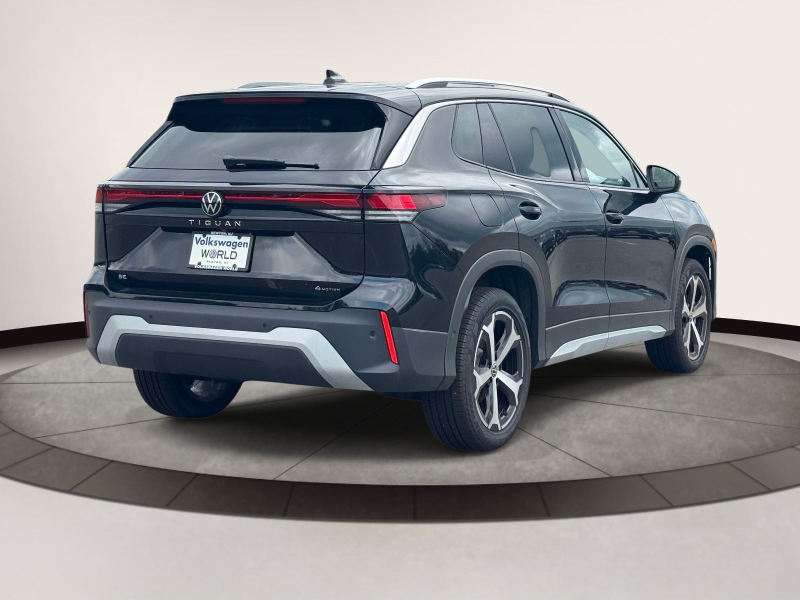 2025 Volkswagen Tiguan 2.0T SE