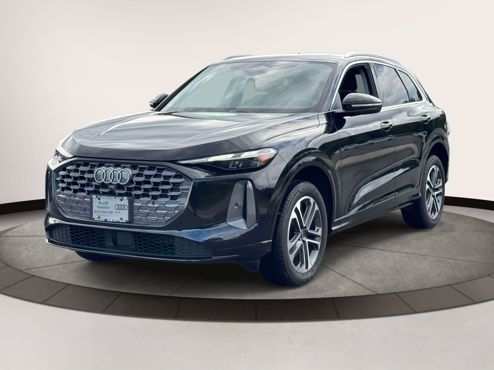 2025 Audi Q5 Premium