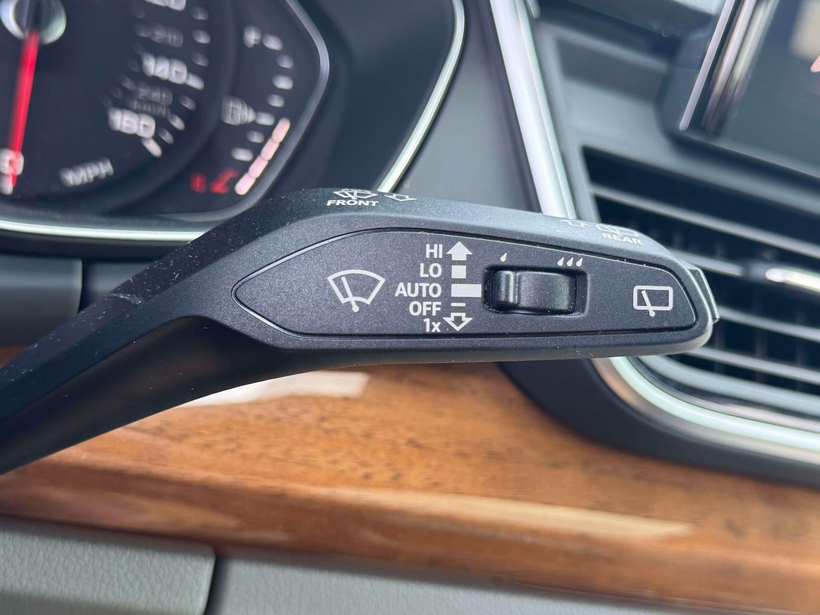 2024 Audi Q5 40 Premium