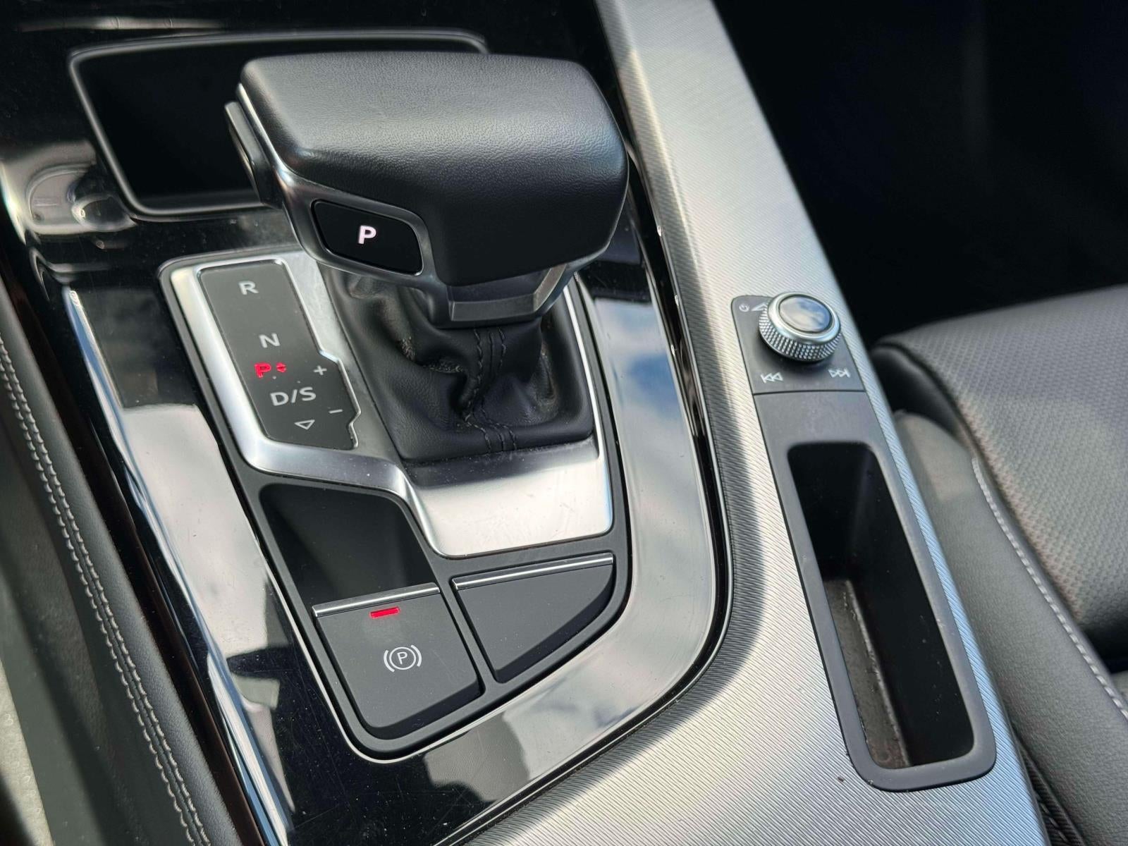 2023 Audi A4 Sedan 45 S line Prestige