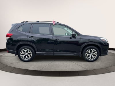 2022 Subaru Forester Premium CVT
