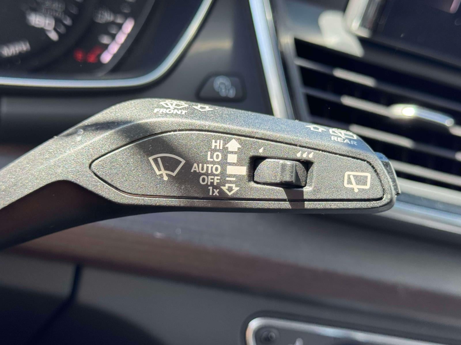 2023 Audi Q5 Premium 40 TFSI quattro
