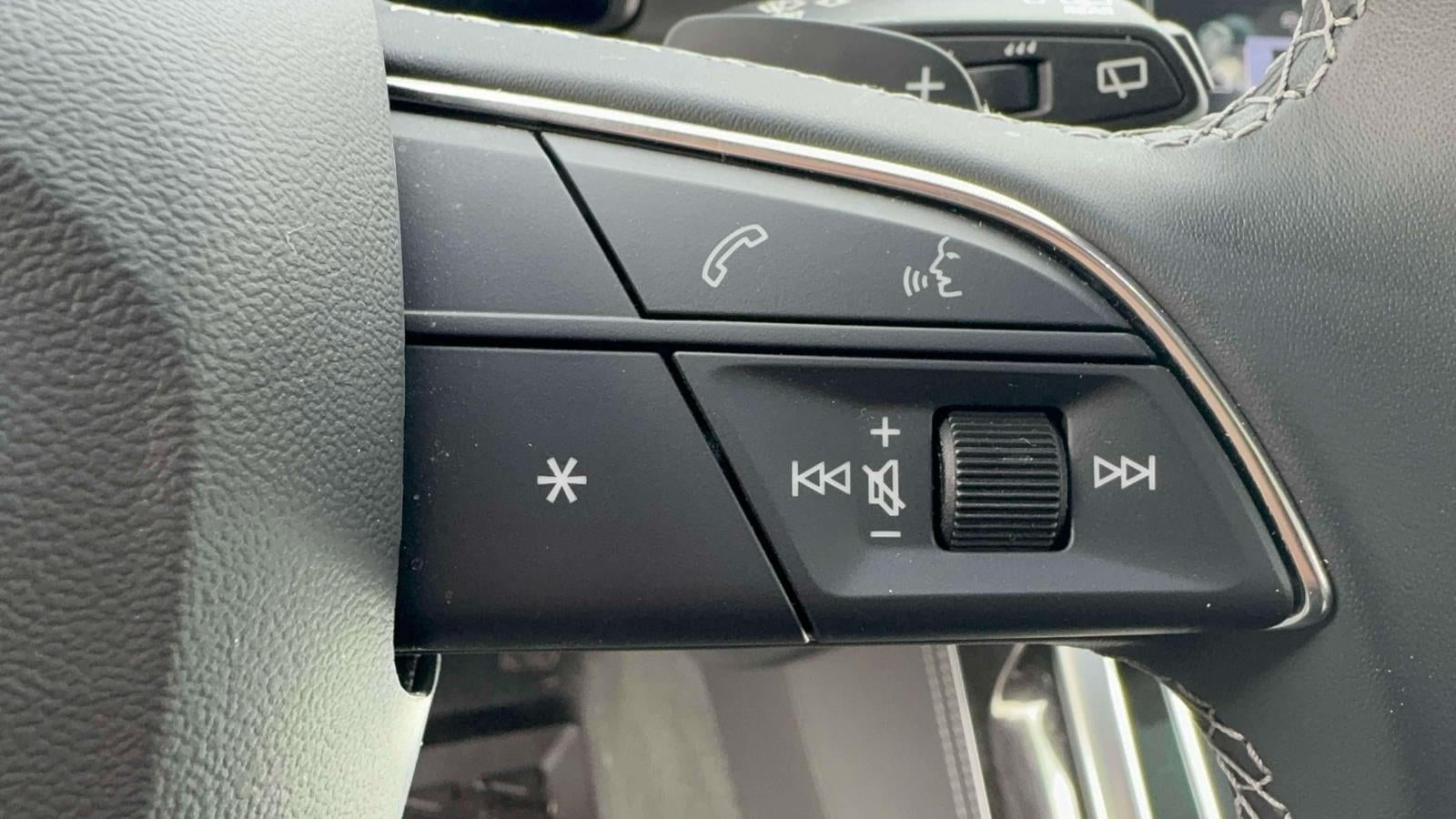 2025 Audi Q8 Premium Plus 55 TFSI quattro